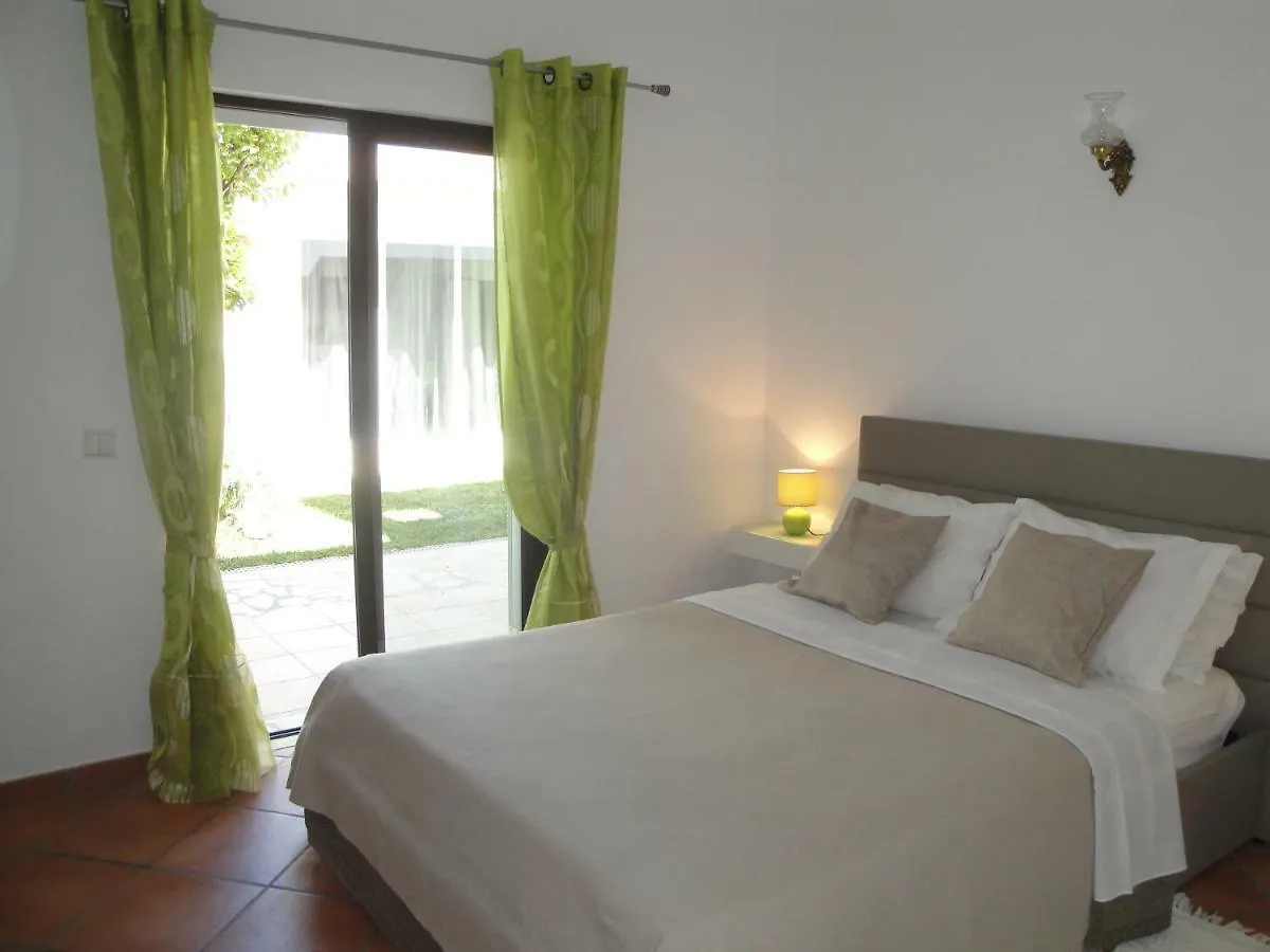 Гостевой дом Lemon Tree Relaxing Guesthouse Лагуш