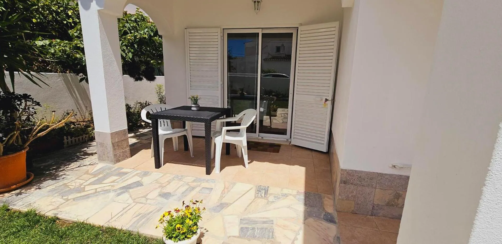 Lemon Tree Relaxing Guesthouse Lagos Guest house